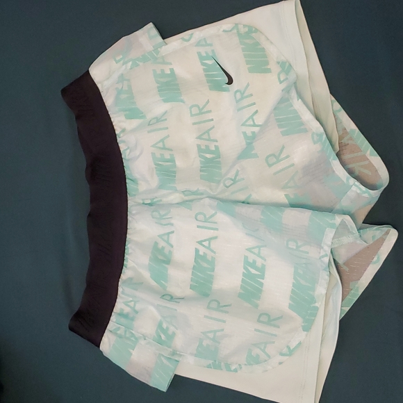 Nike running shorts - Picture 1 of 2